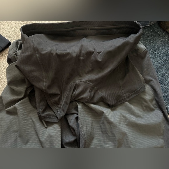 Lululemon T.H.E 9” Lined Performance Stretch Shorts Mens Medium Dark Grey - Picture 6 of 7